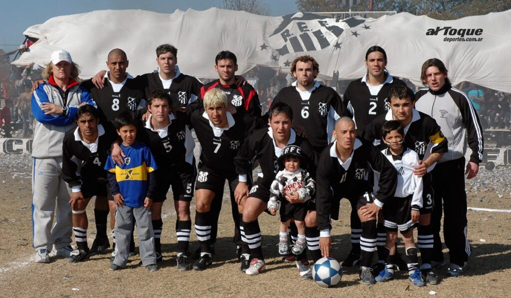 Un día como hoy, en 2005, Estrellas le ganaba una final a Motokart y se alzaba con el título en el clásico de Jovita.