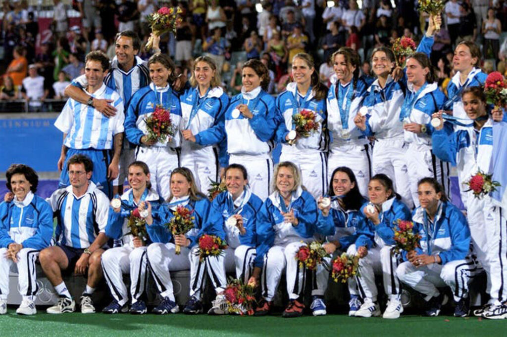 A partir de Sydney, el nombre de “Las Leonas” estampó la camiseta y llenó de mística al hockey argentino. Un podio que fue mucho más.