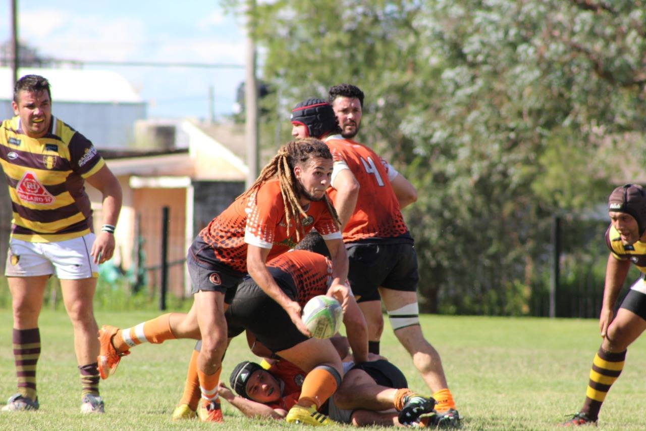 Simón Ruano fue jugador del plantel masculino del Jockey Club y entrenador del plantel femenino.