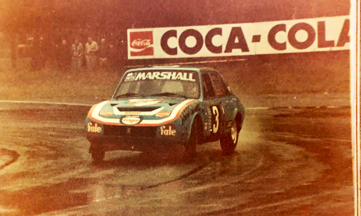 “Cocho” López con su Peugeot fue el primer ganador de TC2000 en Río Cuarto.