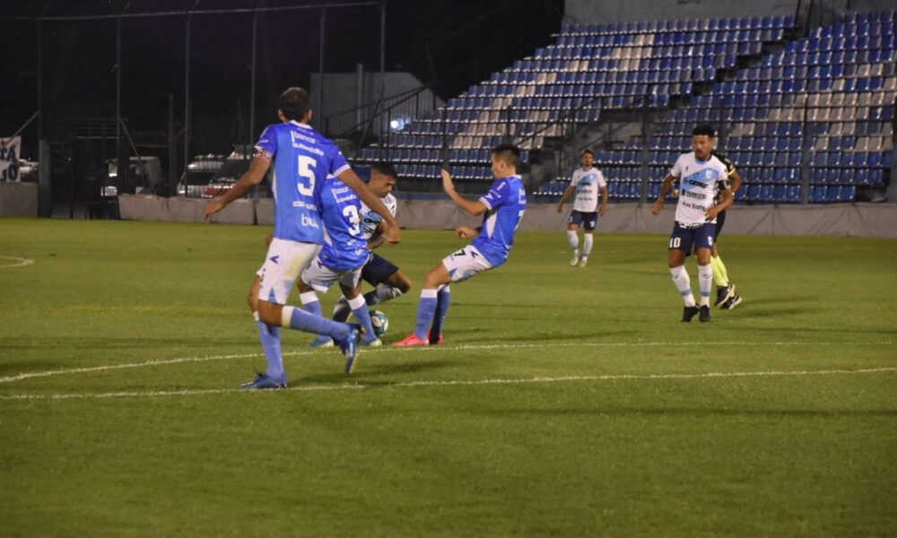 Estudiantes visita a Temperley en busca de su primer triunfo en la Zona A de la Primera Nacional.