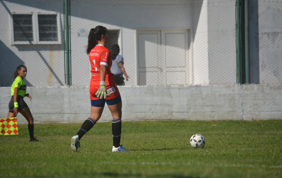 La portera llega desde la Liga de Río Tercero, donde vestía la camiseta de Talleres de Berrotarán, y tendrá su primera experiencia en la LRFRC.