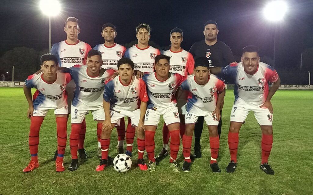 Toro Club venció 3-0 a San Lorenzo de Bulnes en un amistoso.