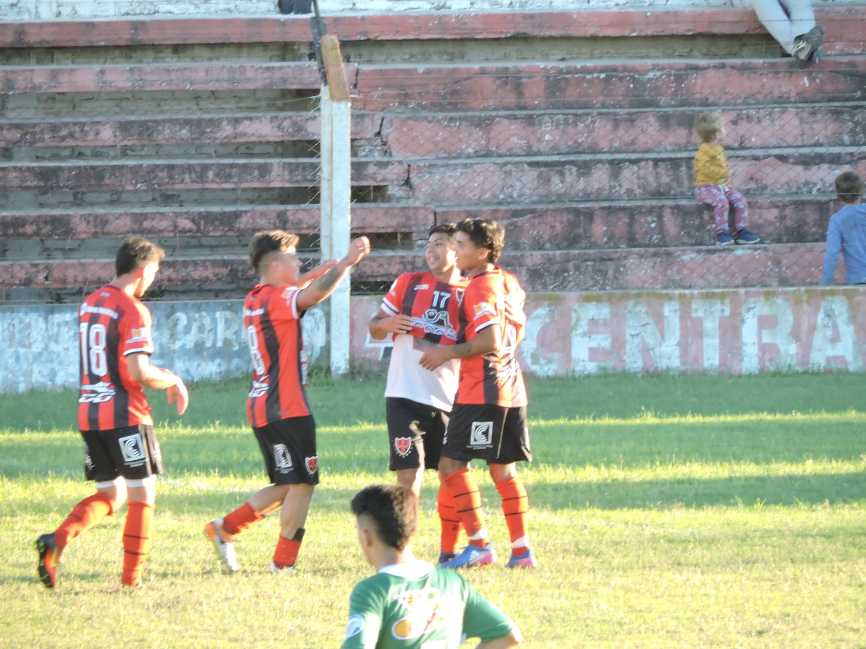 Central Argentino de La Carlota es uno de los líderes en la Liga de Canals.