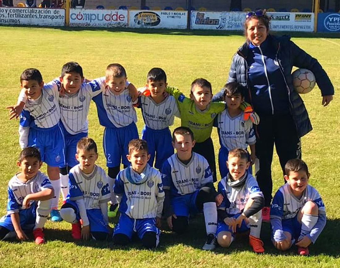 “Sería muy lindo que el club pueda tener un equipo femenino en inferiores”.