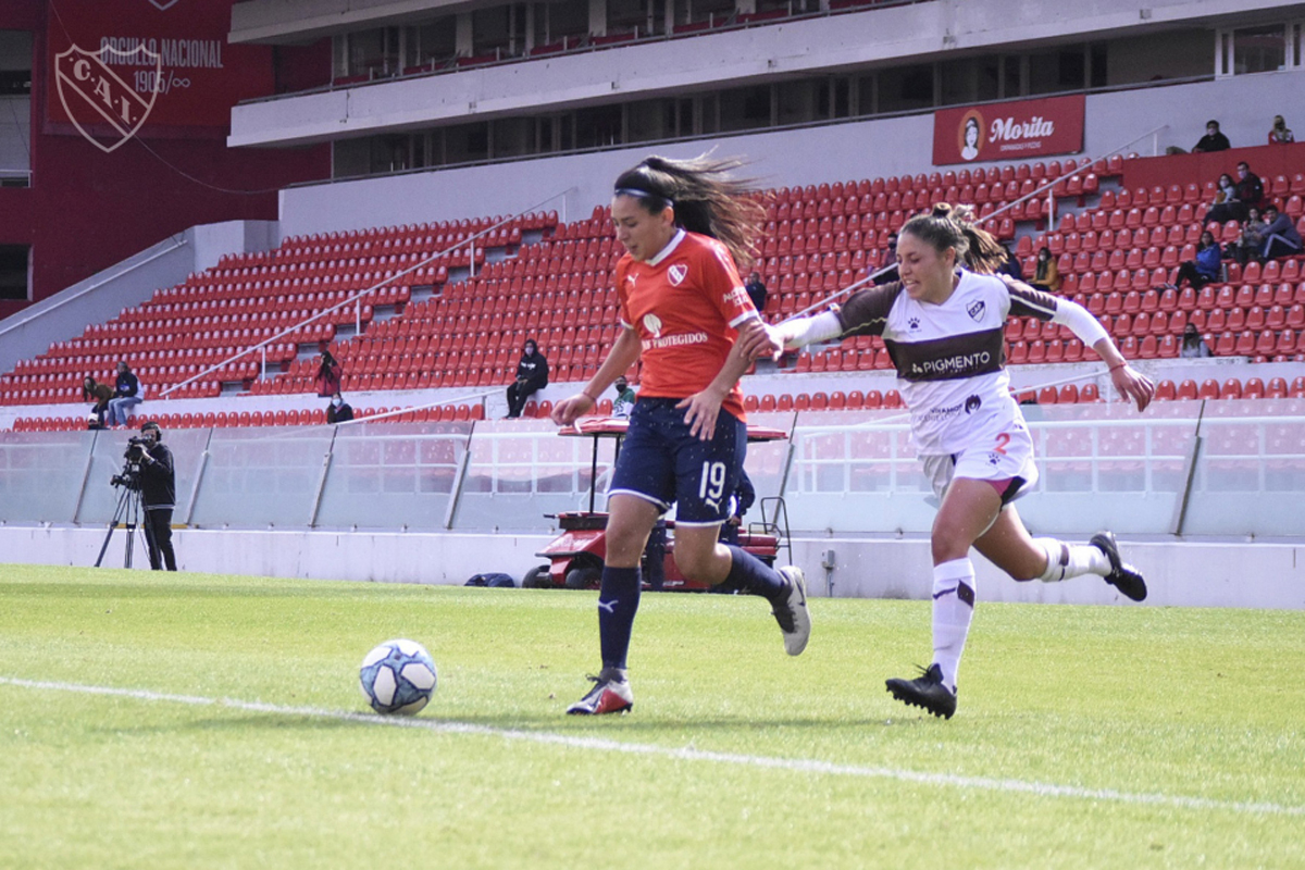 En este resumen exploramos cómo funciona la lógica del fútbol femenino y los estadios principales.