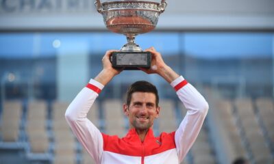 Djokovic levanta el trofeo de Roland Garros por segunda vez en su vida.
