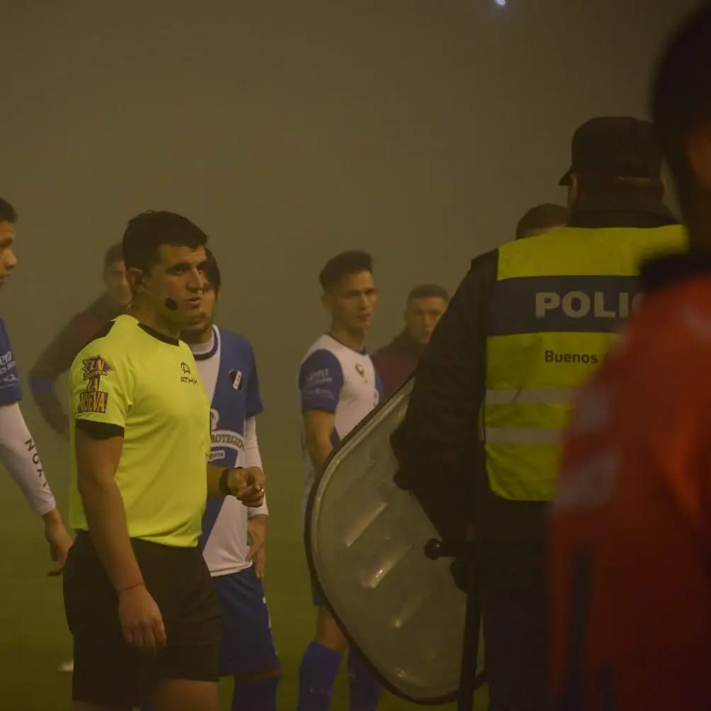 El partido entre Alvarado y Estudiantes fue suspendido a los 4 minutos del complemento por falta de visibilidad en el estadio.