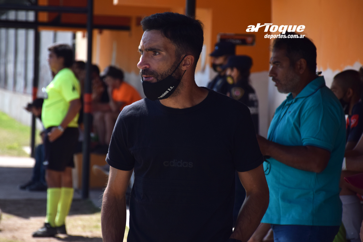 Mauricio Vega, entrenador de Fusión FC.