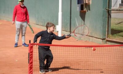Se llevó a cabo una jornada con infantiles de tenis en Acción Juvenil de General Deheza.