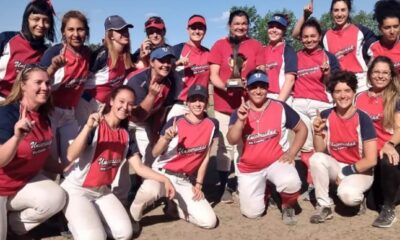 El equipo femenino de sóftbol de la Universidad, campeón en Mendoza.