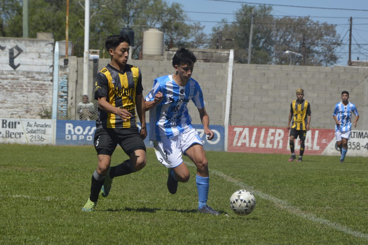 Tomás Dutto (11/06/2006), hijo de Pablo (dirigente del club) y sobrino de Matías y Gonzalo, ingresó en el complemento en el juego ante Deportivo Municipal en Adelia María.
