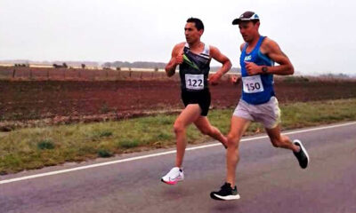 Roberto Ruiz (adelante), ganador de la Maratón Sampacho-Bulnes.