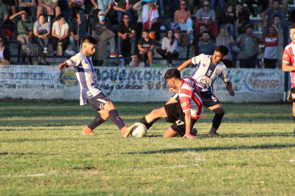 Jonathan Agüero (5) marcó el único gol del encuentro en la victoria de Sportivo Norte.
