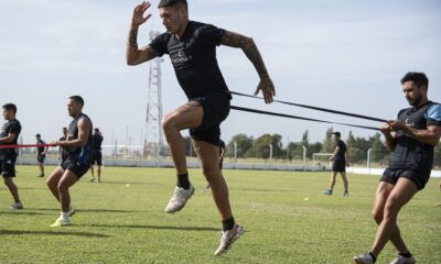 El primero en llegar fue el atacante Renzo Reynaga, proveniente de Juventud Unida de Gualeguachú, elenco que compite en el Federal A.