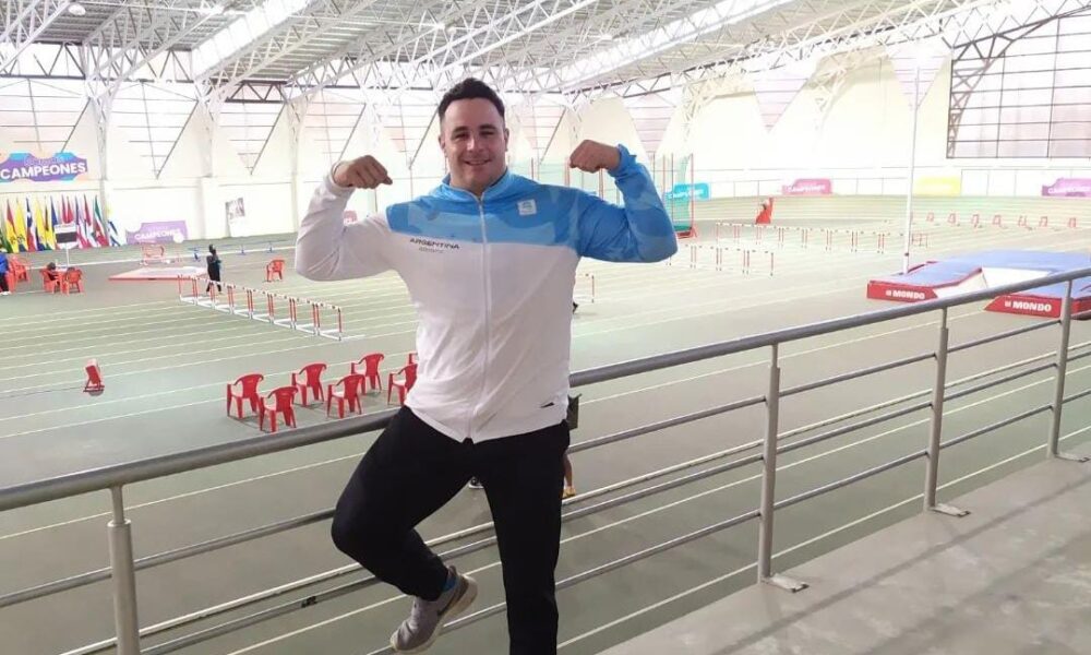 Nacho Carballo en el Sudamericano Indoor de Cochabamba.