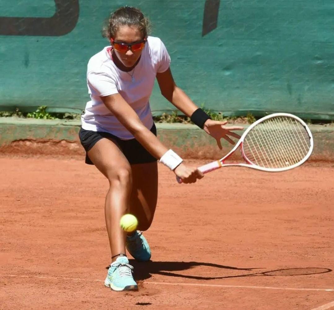 Luisina Giovannini, campeona de la Copa Vendimia en singles y dobles.