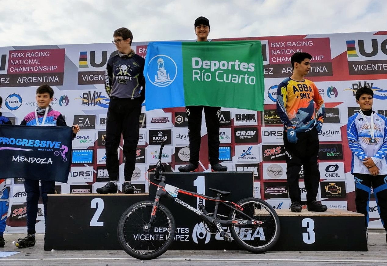 Pilotos locales de BMX tuvieron grandes resultados en Vicente López.