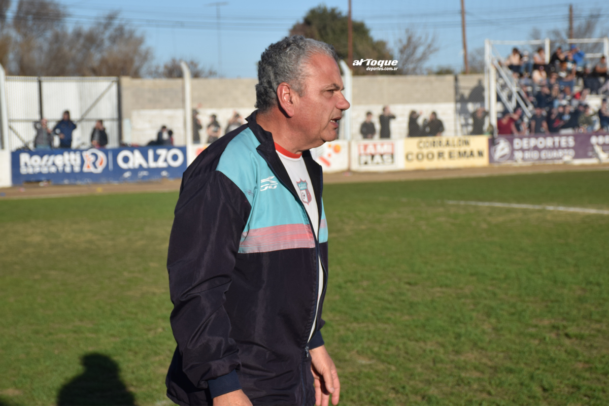 Fabián Tobaldo, entrenador de Juventud Unida de Río Cuarto.