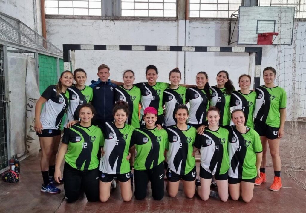 El equipo femenino de handball de Universidad Nacional de Río Cuarto.