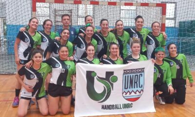 El equipo femenino de handball de la Universidad, campeón de la Liga Centro-Sur de Córdoba.