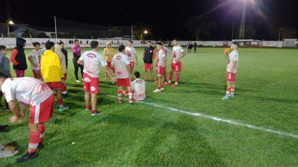 Colonia y Juventud Unida definirán el cuadrangular en Alejandro.