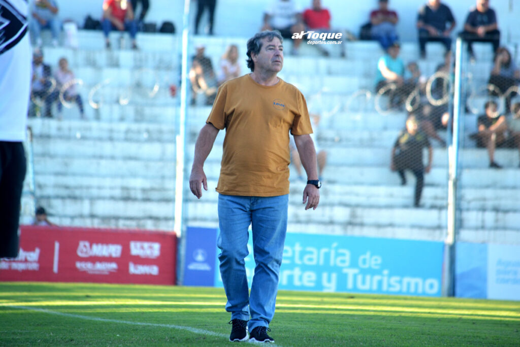 Grassi, tras perder con Estudiantes: “Se hace difícil, pero estamos en la pelea aún”.