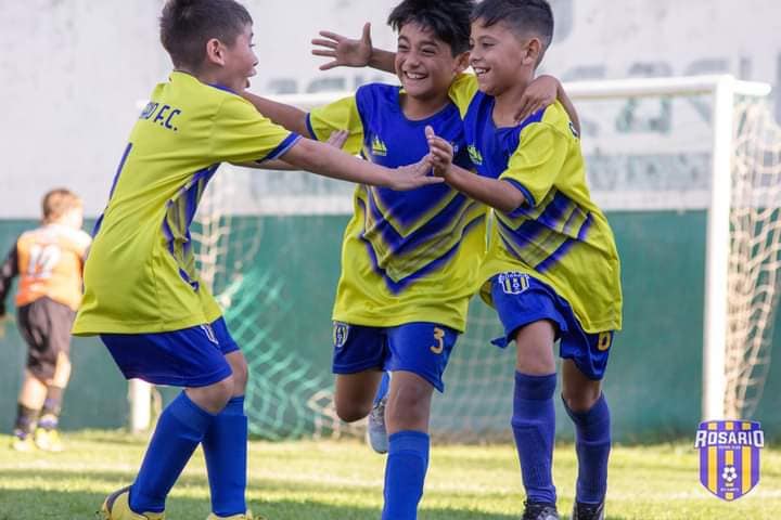 Rosario FC y Juventud Unida de Coronel Baigorria mandan en los grupos de Bronce.