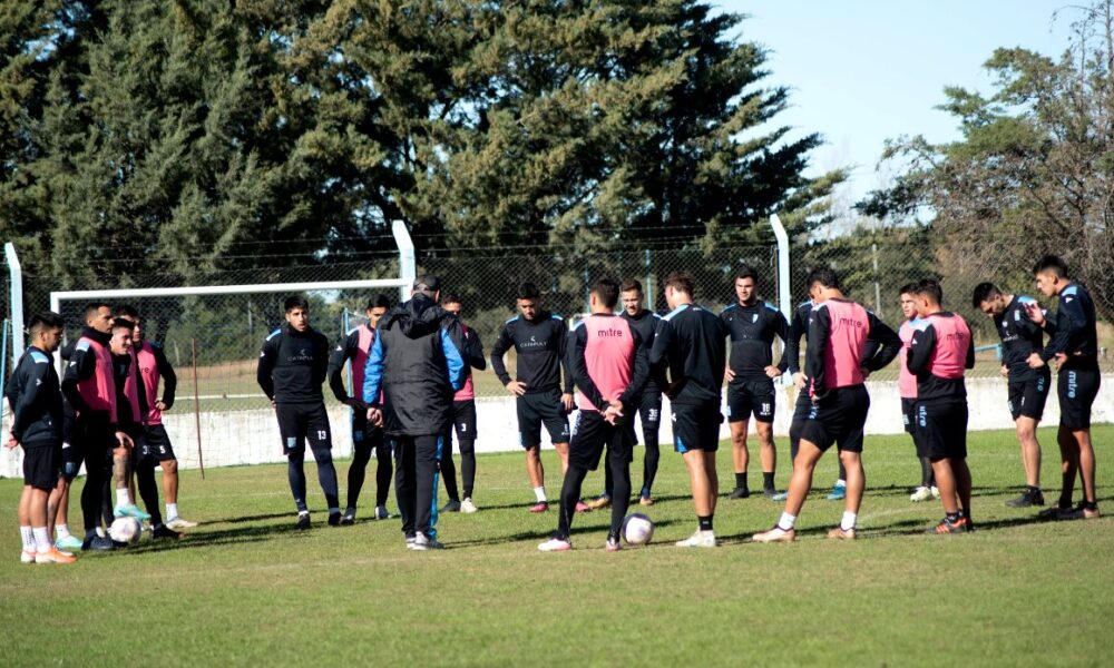 Estudiantes viajó a Buenos Aires y se alista para para enfrentar a San Telmo.