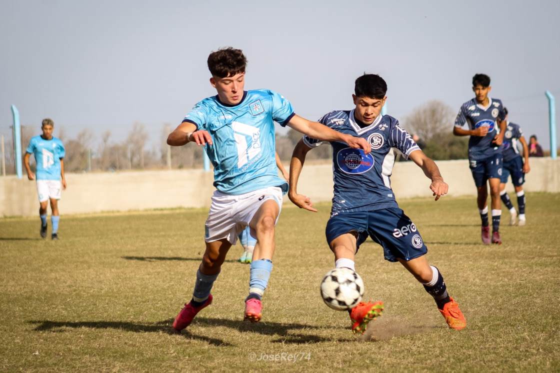 Estudiantes realiza una prueba abierta para Juveniles AFA.