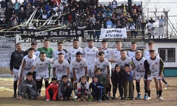 Recreativo Estrellas de Jovita derrotó este domingo en su estadio 3 a 1 a 25 de Mayo de Italó y soltó el grito de su decimoctava vuelta olímpica en la Liga Departamental Roca.