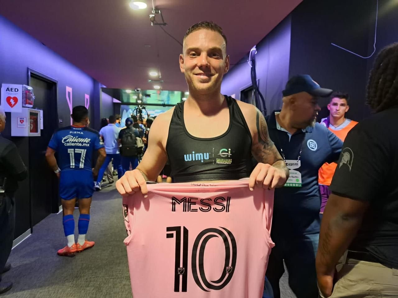 Rodolfo Rotondi, el riocuartense que juega de delantero en el Cruz Azul, cumplió su meta de intercambiar su camiseta con Messi.