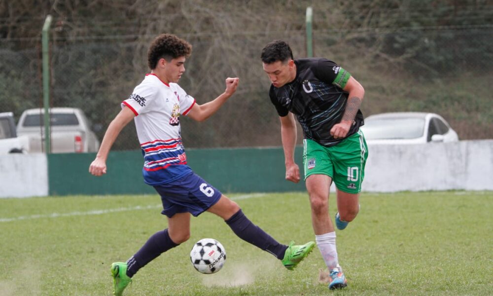 Aaron Kleist: “Creo que vamos a estar peleando con Centro Social el segundo puesto por el ascenso directo”.