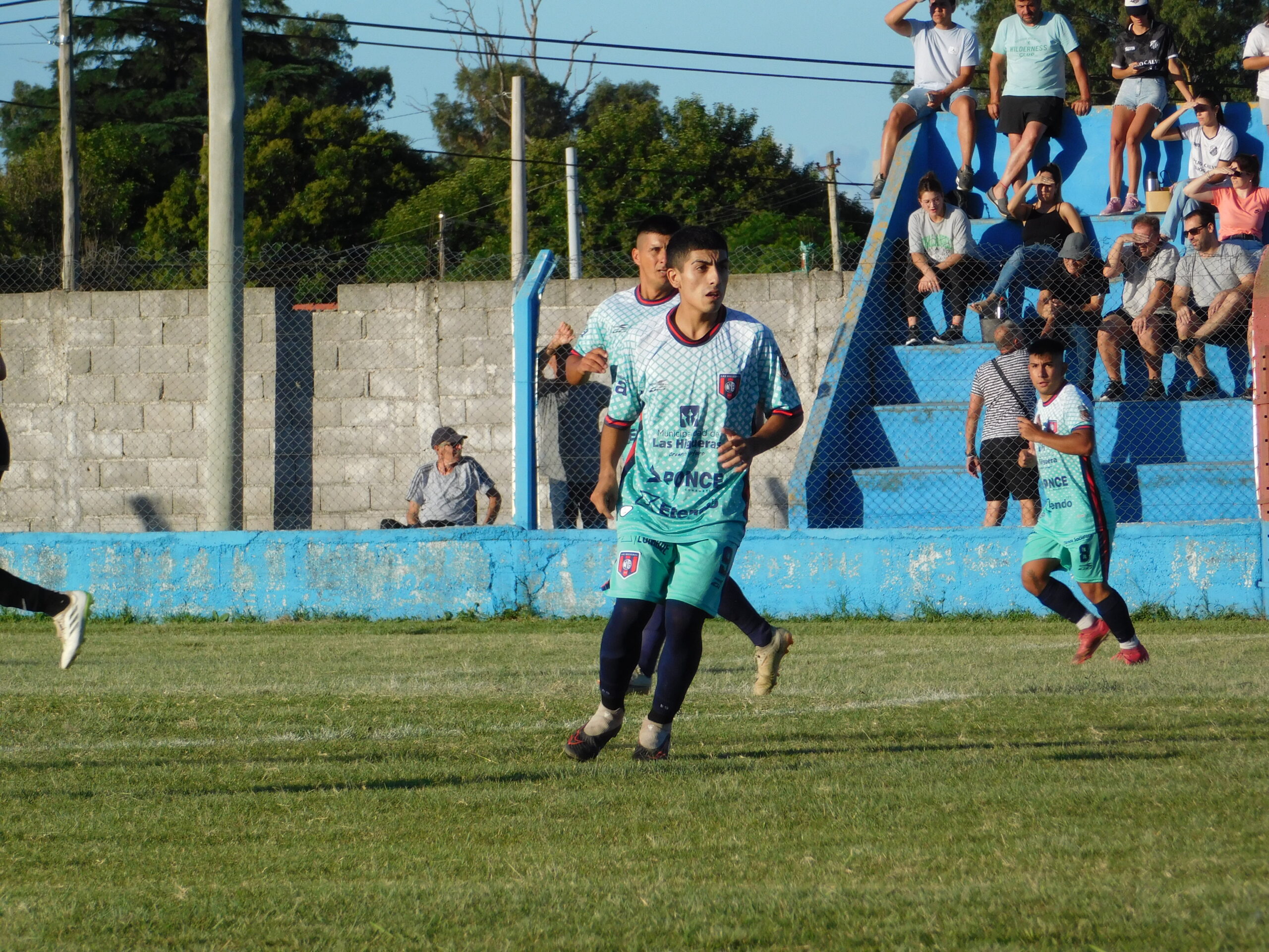 Enzo Ávila marcó un gol especial en la victoria de Centro Social.