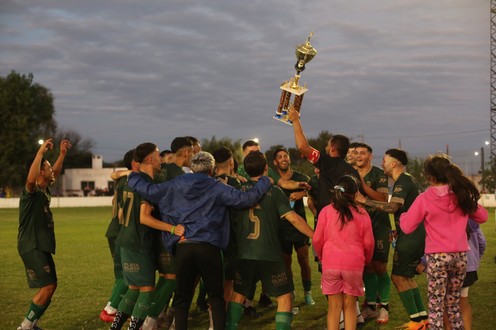 Banda Norte le ganó este domingo 2 a 0 a Centro Social de Las Higueras y se consagró campeón del torneo de verano “Copa Deportes Río Cuarto”.