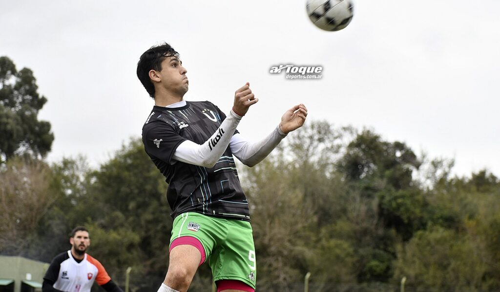 El delantero de Universidad Nacional de Río Cuarto habló del empate frente a Sportivo Municipal y de la definición mano a mano que continúa con Correo y Telecomunicaciones por la última plaza para la Zona Campeonato.