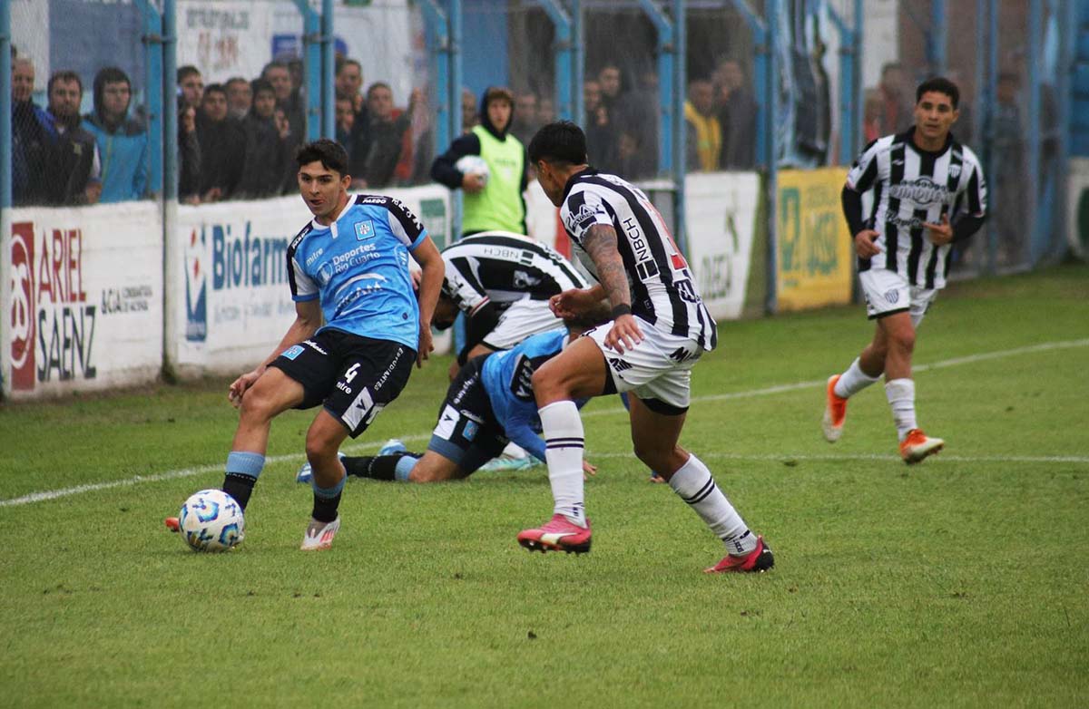 Estudiantes igualó sin goles con Chaco For Ever en el partido válido a la fecha 36 de Primera Nacional.