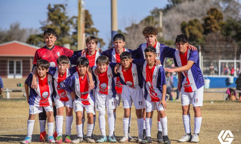 Los torneos Infantiles y Juveniles masculinos “Clemar Penoncello” de la temporada 2024 de la Liga Regional de Fútbol de Río Cuarto tienen definidos los 6 campeones de la Categoría 2017 y los 96 semifinalistas del resto de las categorías en sus respectivas zonas.