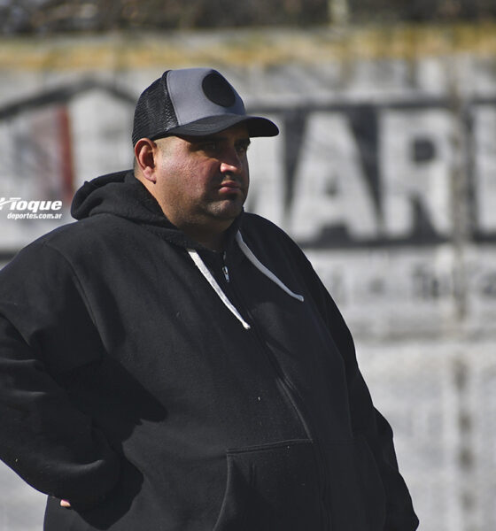 Jeremías Billalva, el DT que encaminó al éxito a Atenas femenino.