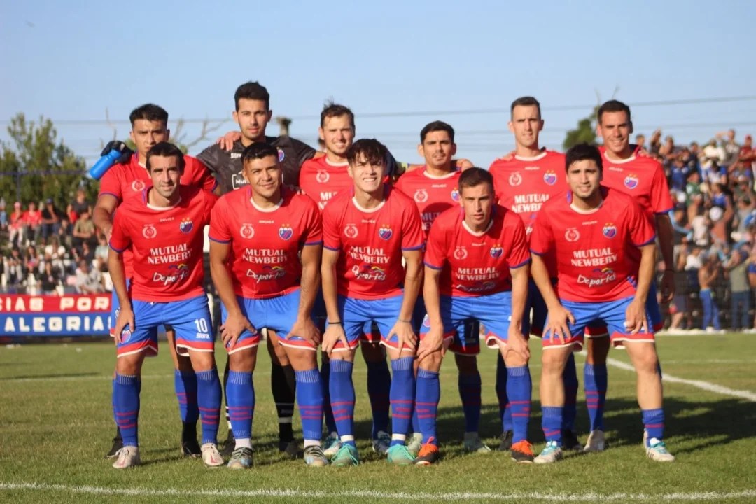 Deportivo y Cultural Serrano dio este domingo un gran paso hacia su vigesimotercer título en la Liga Regional de Fútbol de Laboulaye.