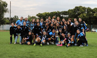 Inferiores Femenino: Estudiantes campeón en las 2 categorías competitivas.