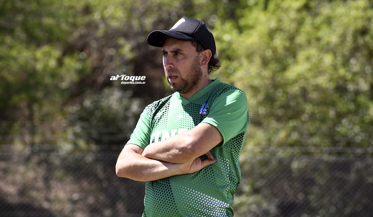 Nicolás Rigotti vuelve a ser el entrenador de Universidad femenino.