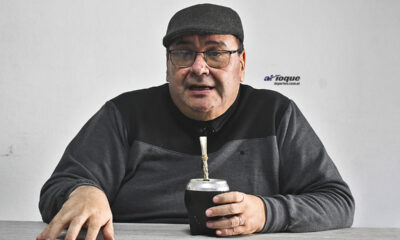 Carlos Valduvino presenta su libro “4D”.