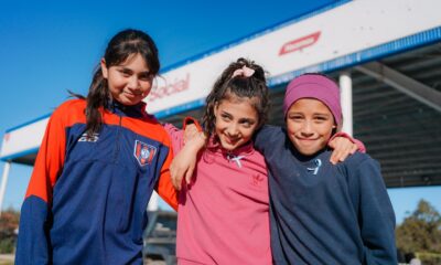 Más de 300 niñas y niños participaron de una jornada de deporte social en el Día de la Bandera.