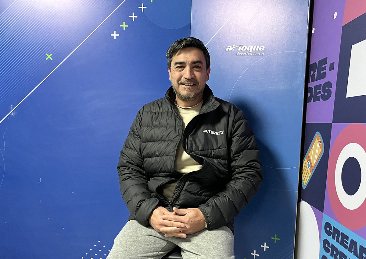 El entrenador de Everton Club Moldes pasó por los estudios de Al Toque Radio y habló en la previa al partido que protagonizará ante su ex equipo por la fecha 17 del Apertura. Fue el último DT campeón que tuvo el “Tricolor” cabrerense, este fin de semana tendrá la premisa de evitar que dé otra vuelta.