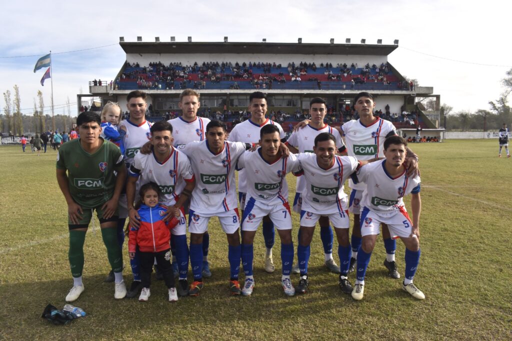 Toro Club se quedó con el derby moldense al superar por 2-0 a Everton Club en condición de local en uno de los destacados de la fecha 15 del Apertura de Primera A. Nicolay y Hernán Rodríguez, los goles.