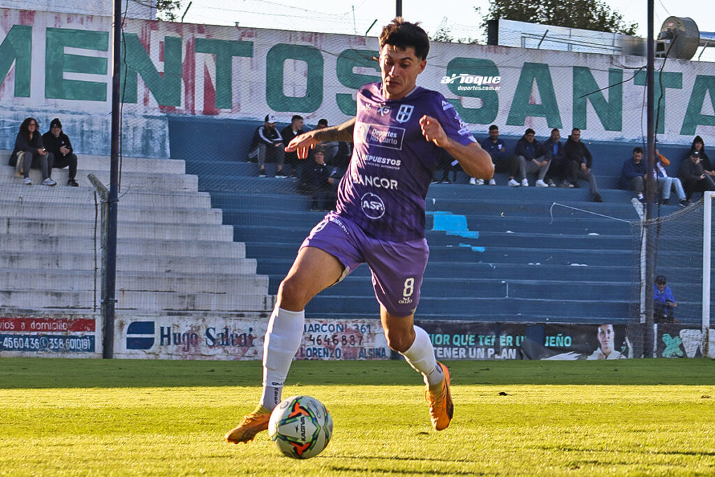 El volante ofensivo de Atenas pasó por los micrófonos de Al Toque Radio y se refirió al triunfo ante Huracán Las Heras en Mendoza.