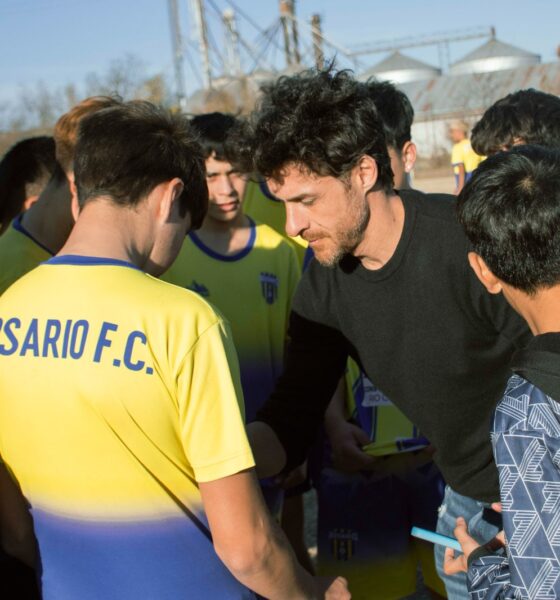 Pablo Aimar y el Municipio entregaron materiales deportivos a clubes de la ciudad.