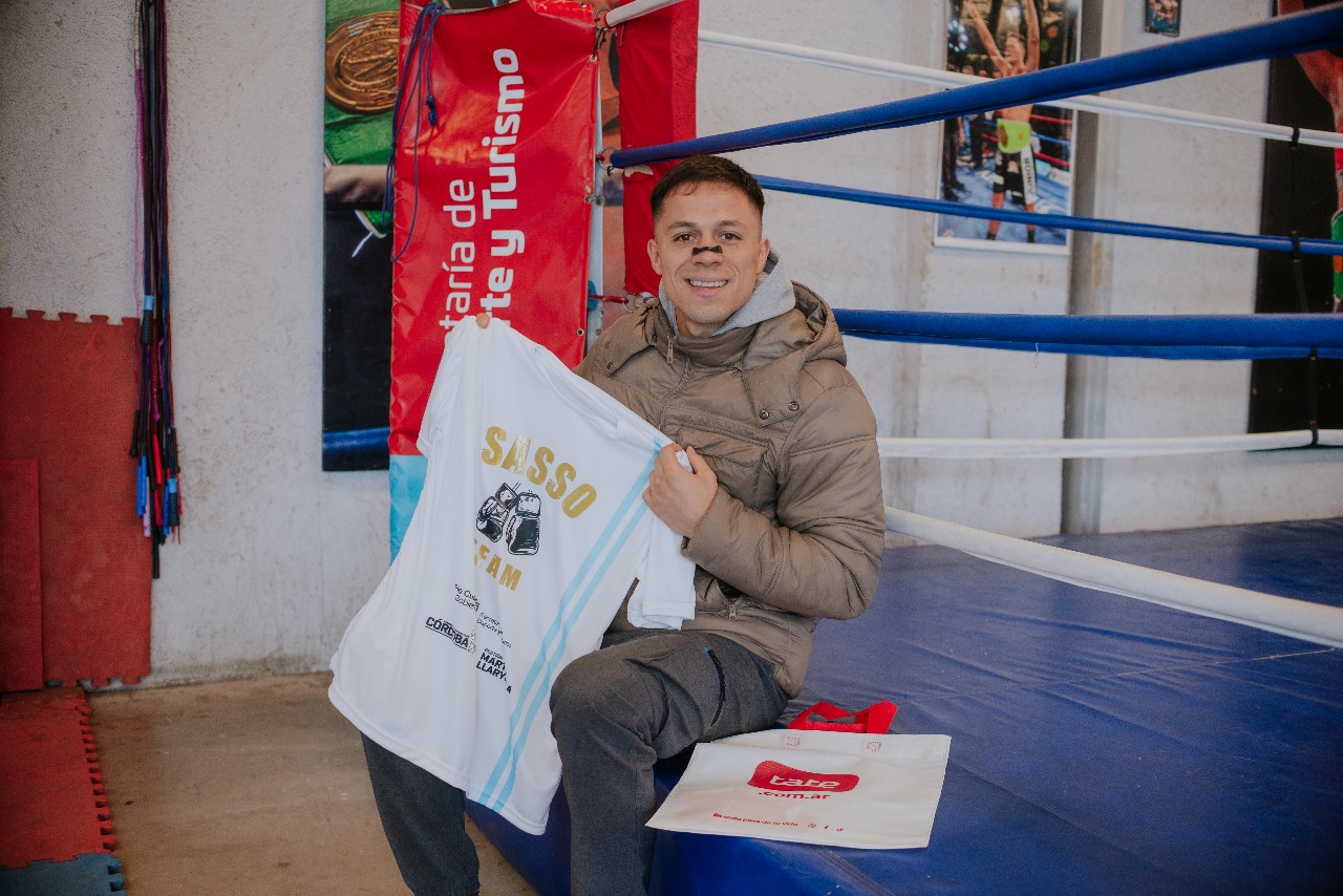 Boxeo: Adrián Sasso se prepara para su primer desafío internacional.