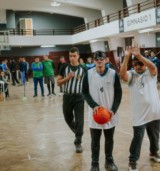 Capacitación y encuentro de básquet para ciegos en el Centro 11.